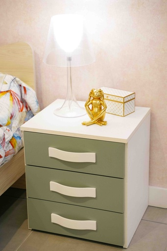 Mesa de noche de 3 gavetas “Gabriella”