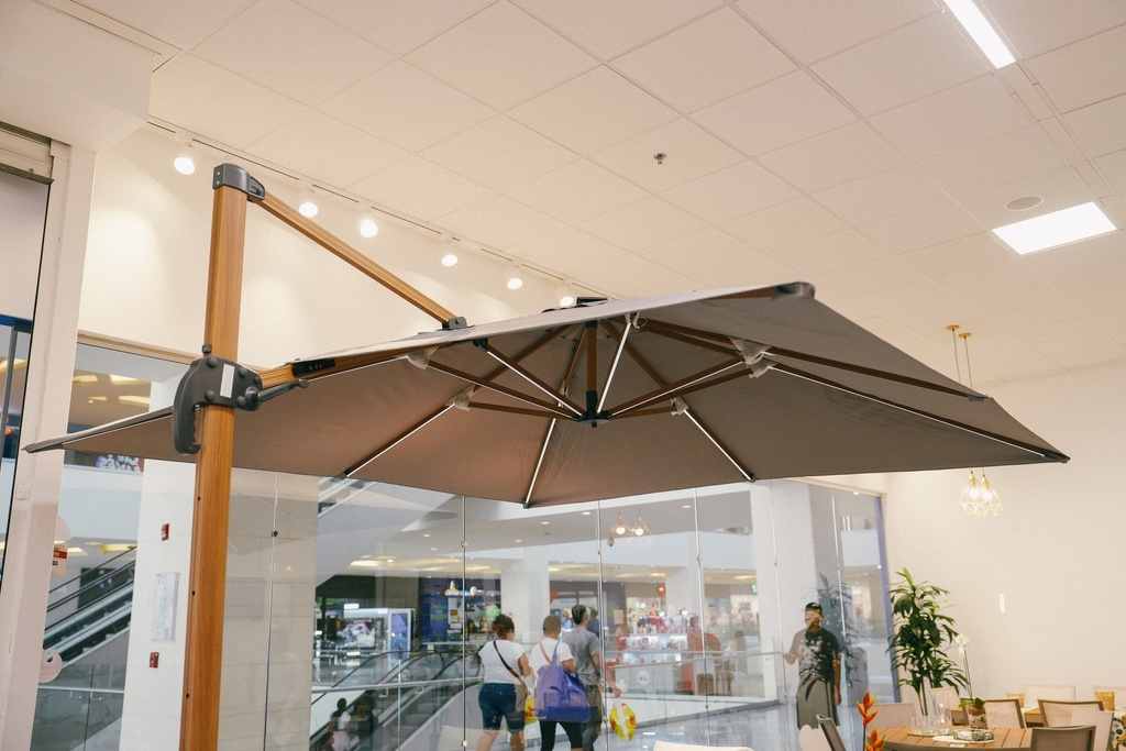 Sombrilla Cantilever con Luz Solar "Varese"