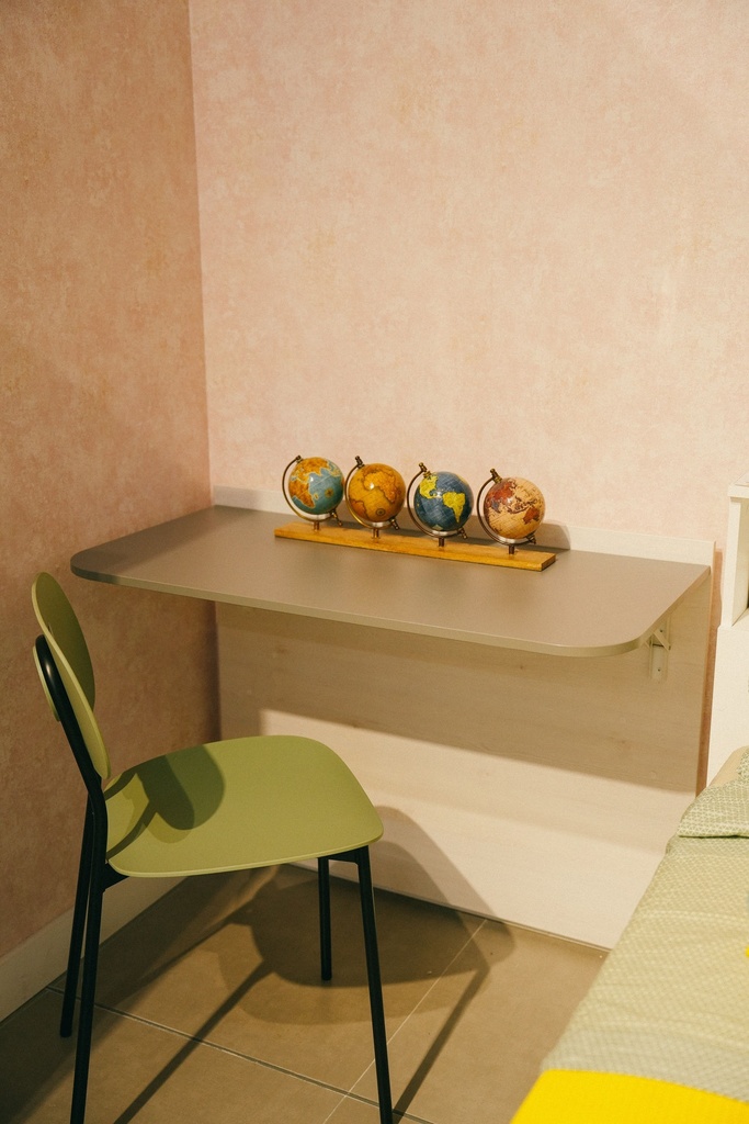 Mesa estudio plegable con panel “Eshly”